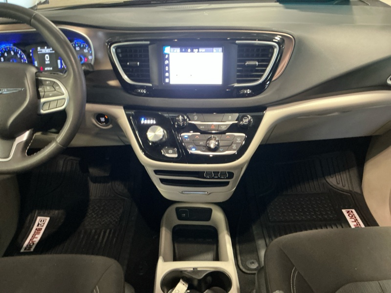 2023 Chrysler Voyager