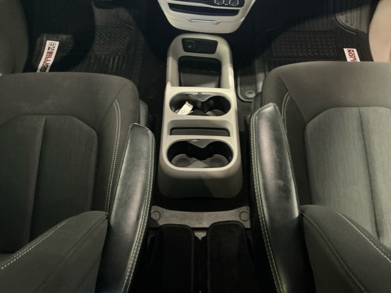 2023 Chrysler Voyager