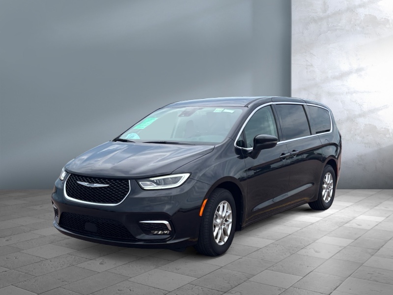 Used 2023 Chrysler Pacifica Touring L Vans