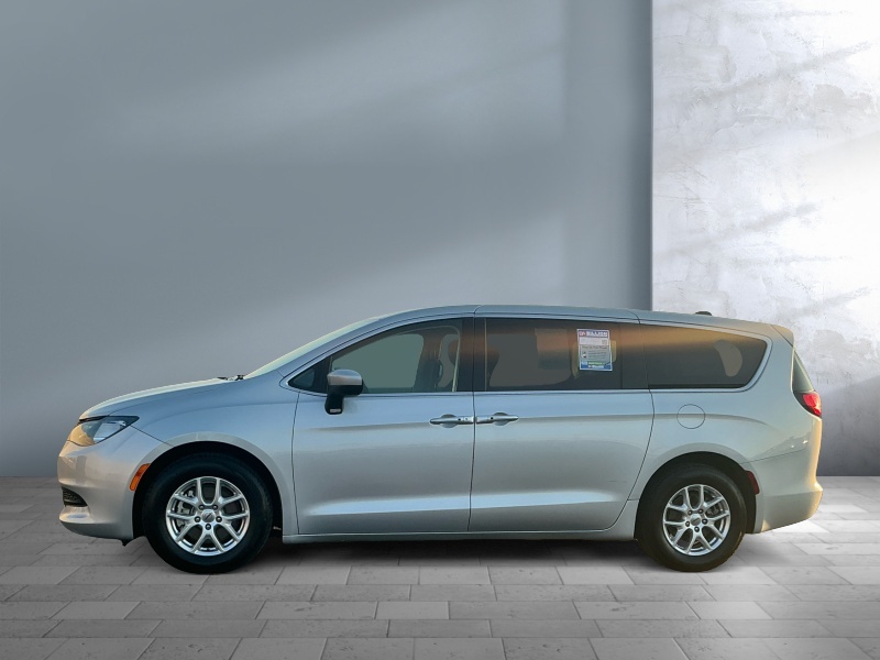 2022 Chrysler Voyager