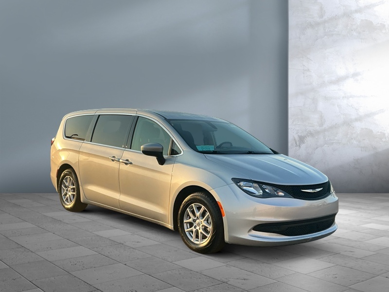 2022 Chrysler Voyager