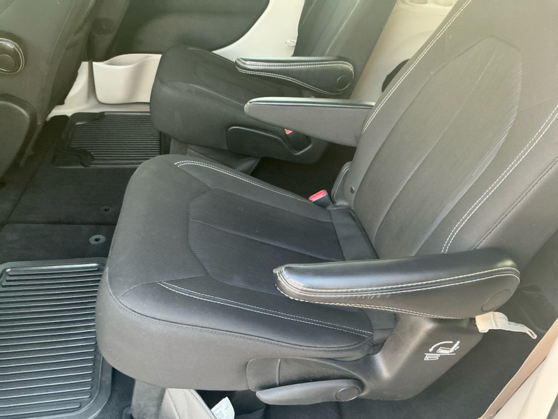 2022 Chrysler Voyager
