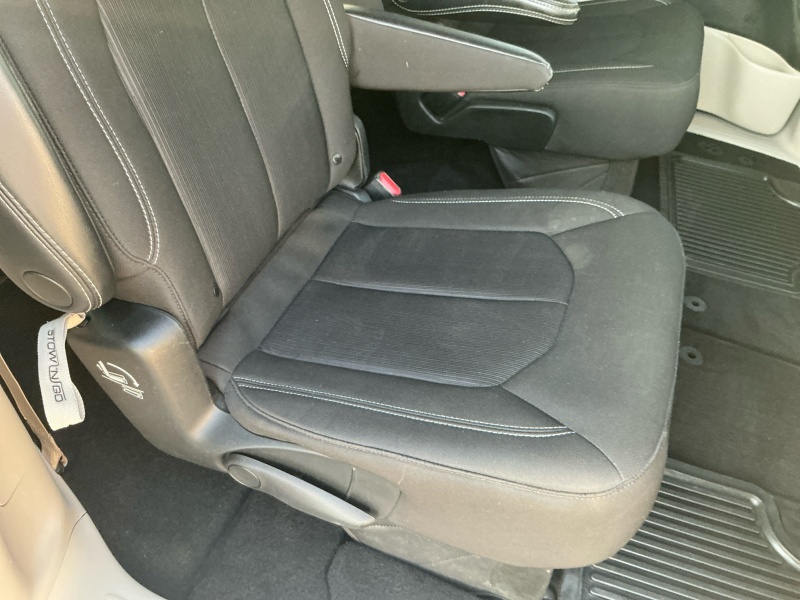2022 Chrysler Voyager