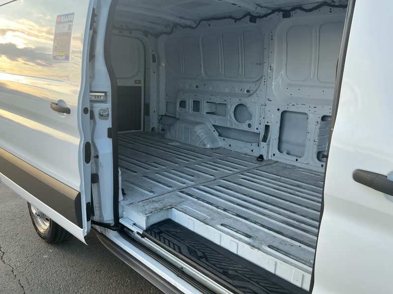 2022 Ford Transit Cargo Van