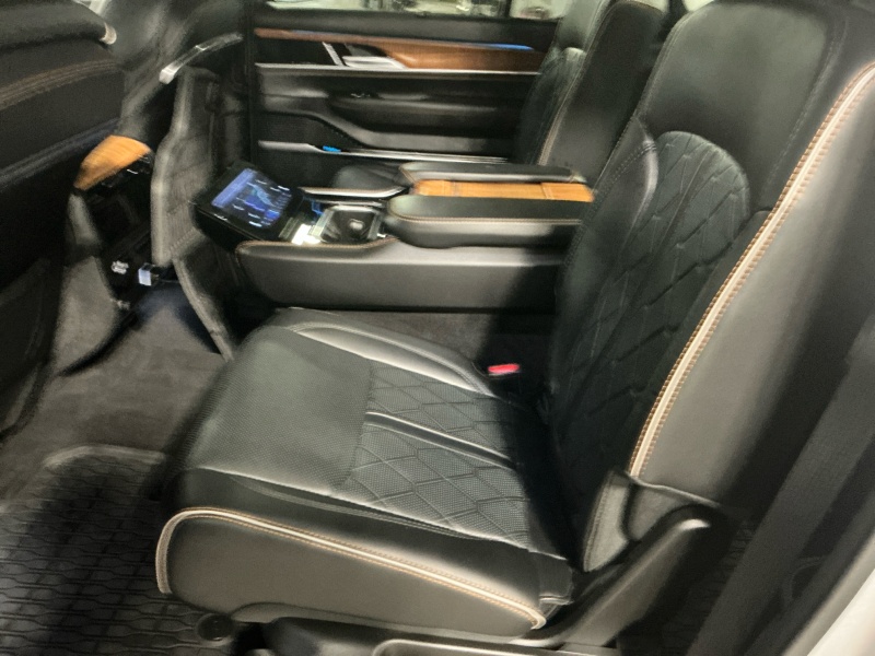 2024 Jeep Grand Wagoneer L