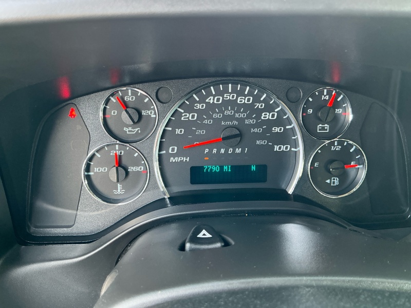 2025 Chevrolet Express Passenger