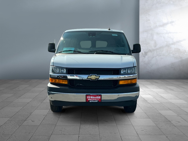2025 Chevrolet Express Passenger