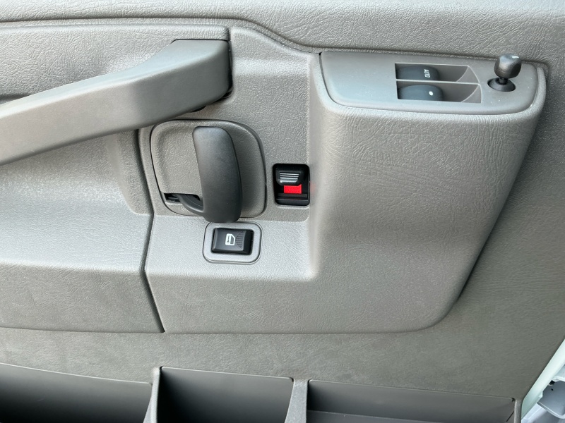 2025 Chevrolet Express Passenger