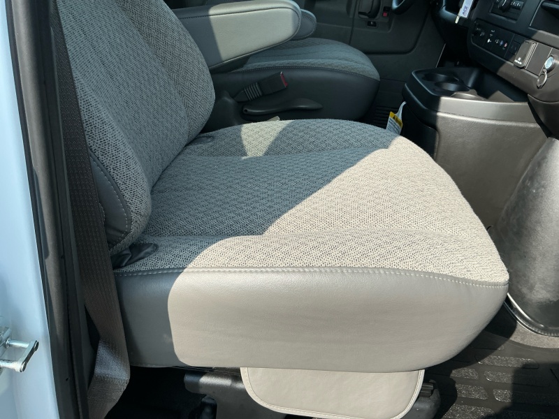 2025 Chevrolet Express Passenger