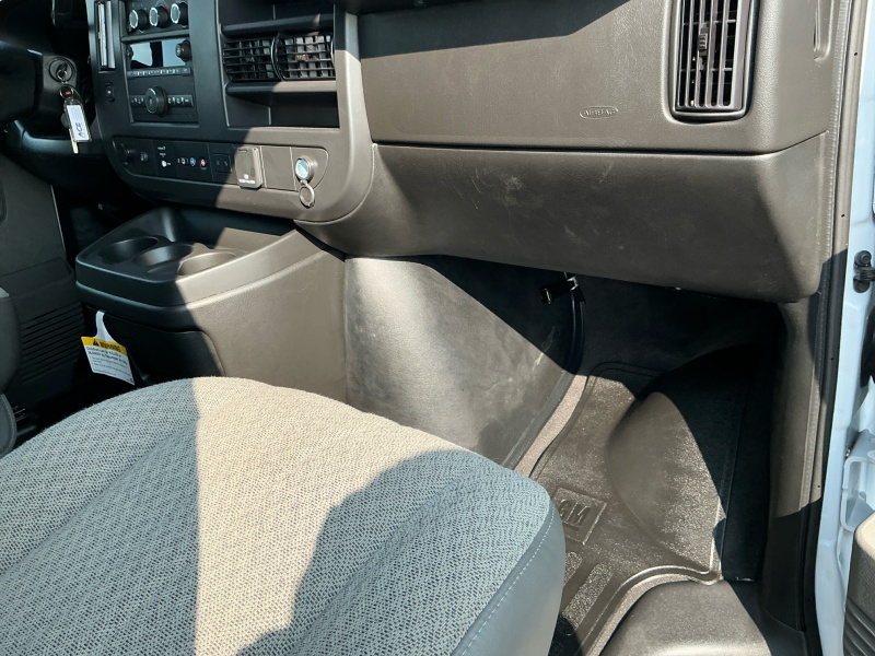 2025 Chevrolet Express Passenger