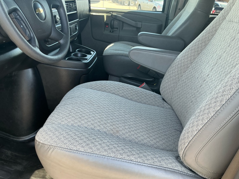 2025 Chevrolet Express Passenger