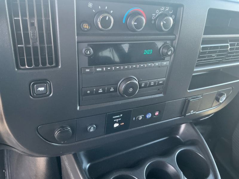 2025 Chevrolet Express Passenger