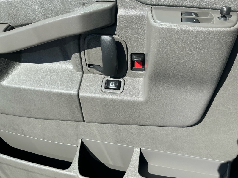 2025 Chevrolet Express Passenger