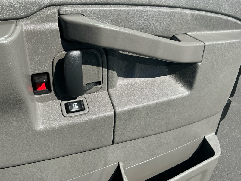 2025 Chevrolet Express Passenger