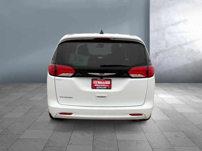 2024 Chrysler Voyager