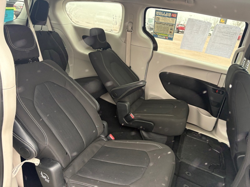 2024 Chrysler Voyager