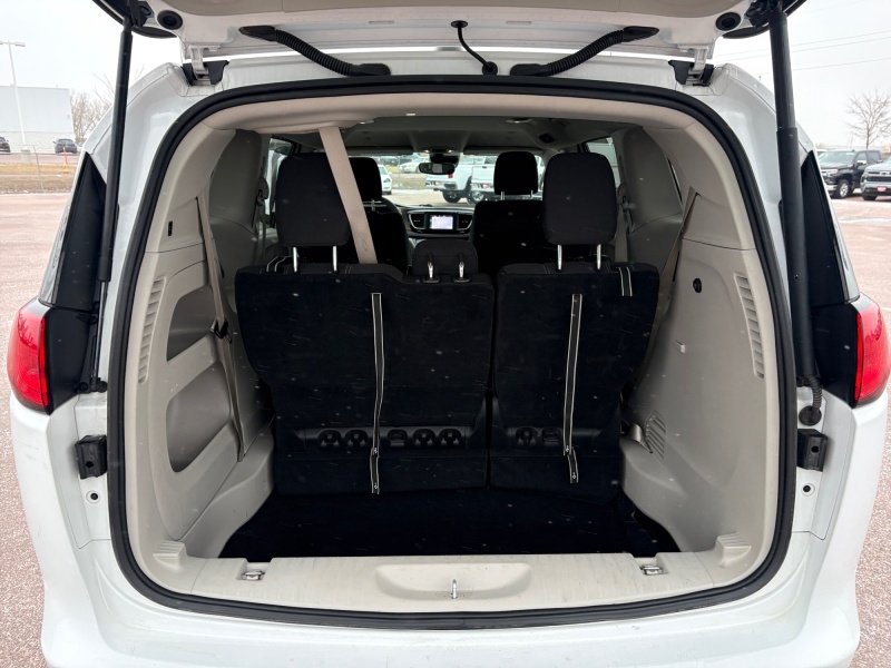 2024 Chrysler Voyager