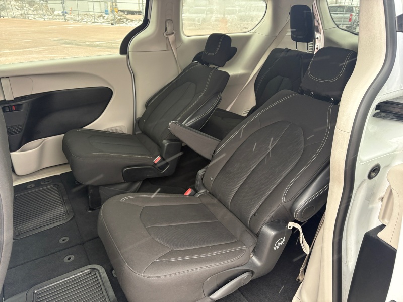 2024 Chrysler Voyager