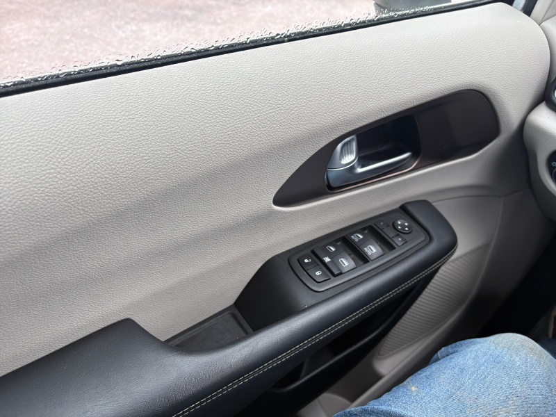 2024 Chrysler Voyager