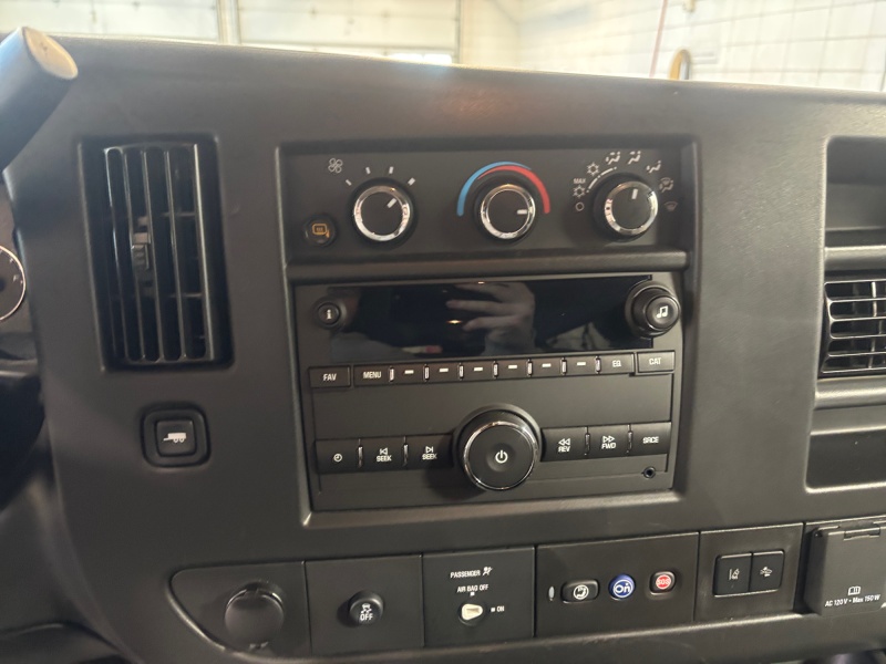 2025 Chevrolet Express Passenger