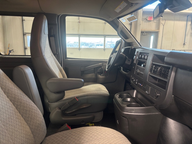 2025 Chevrolet Express Passenger