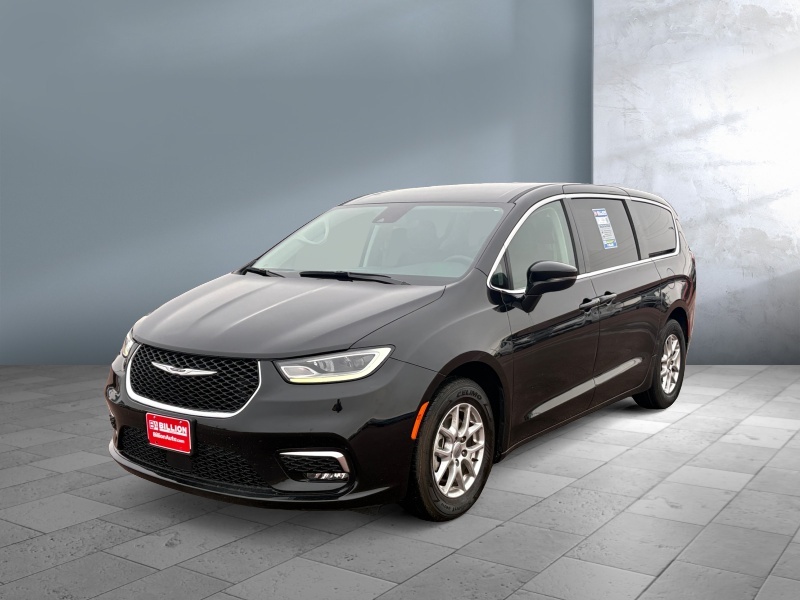 Used 2024 Chrysler Pacifica Touring L Vans