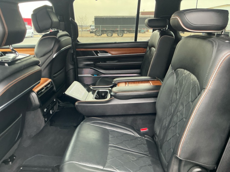 2024 Jeep Grand Wagoneer L