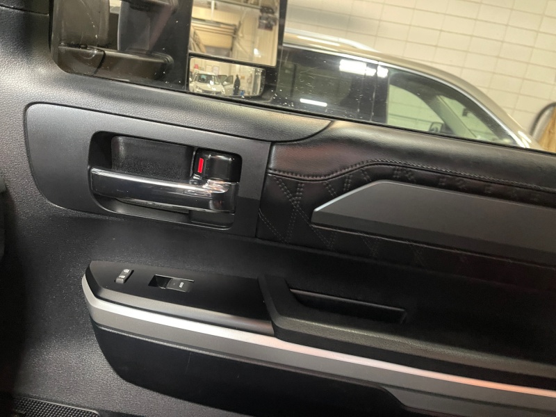 2015 Toyota Tundra 4WD Truck