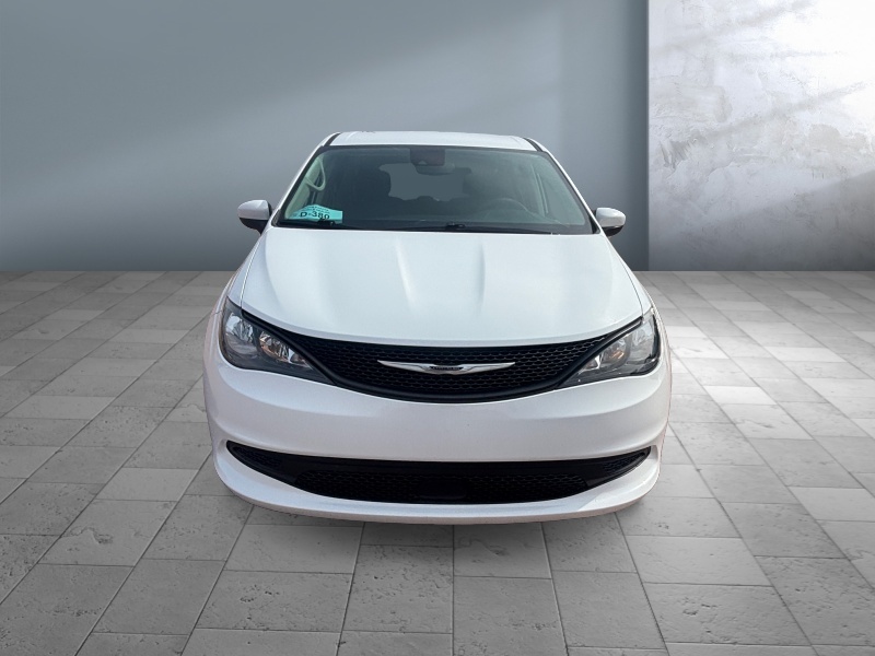 2023 Chrysler Voyager