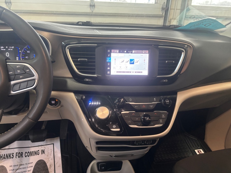 2023 Chrysler Voyager