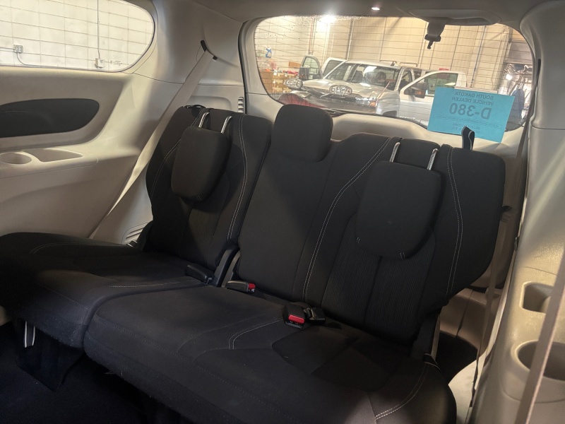 2023 Chrysler Voyager