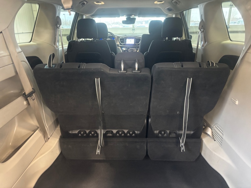 2023 Chrysler Voyager