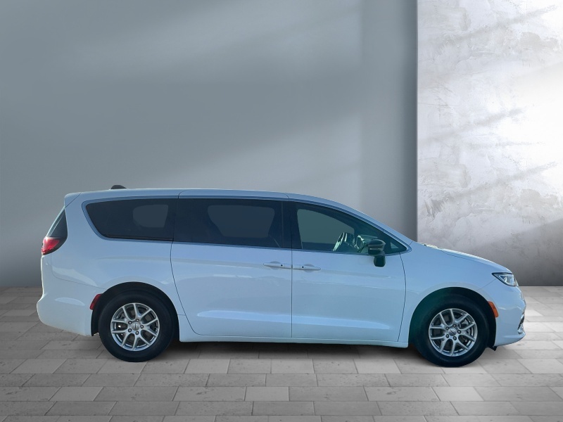 2025 Chrysler Pacifica