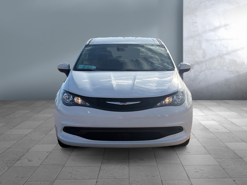 2023 Chrysler Voyager