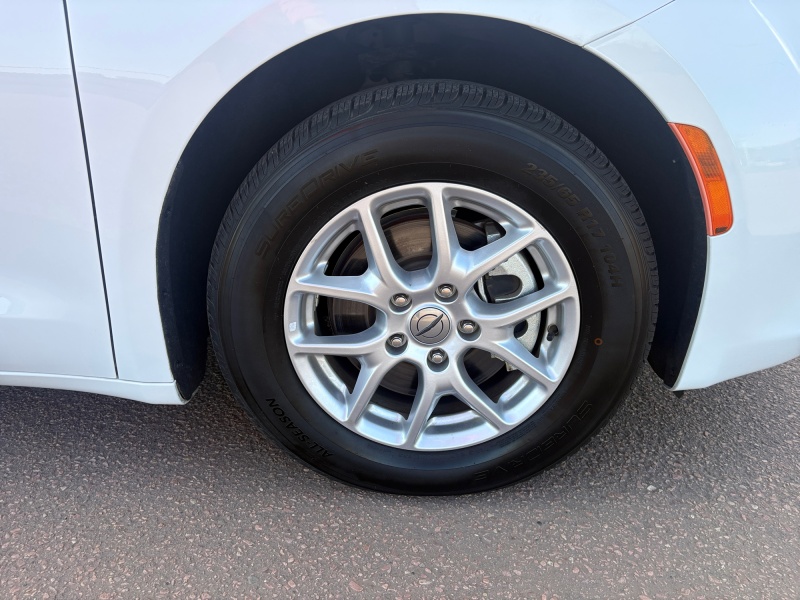 2023 Chrysler Voyager