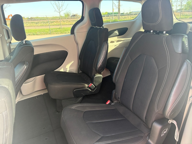 2023 Chrysler Voyager