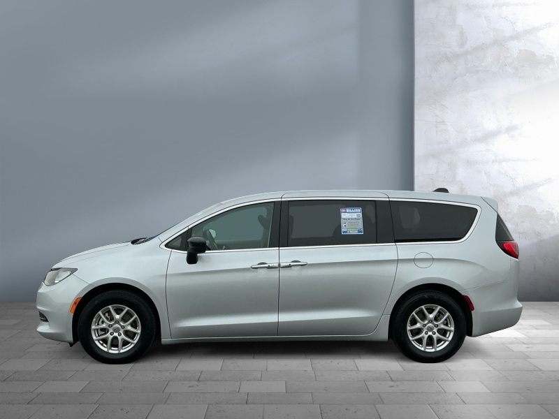 2024 Chrysler Voyager