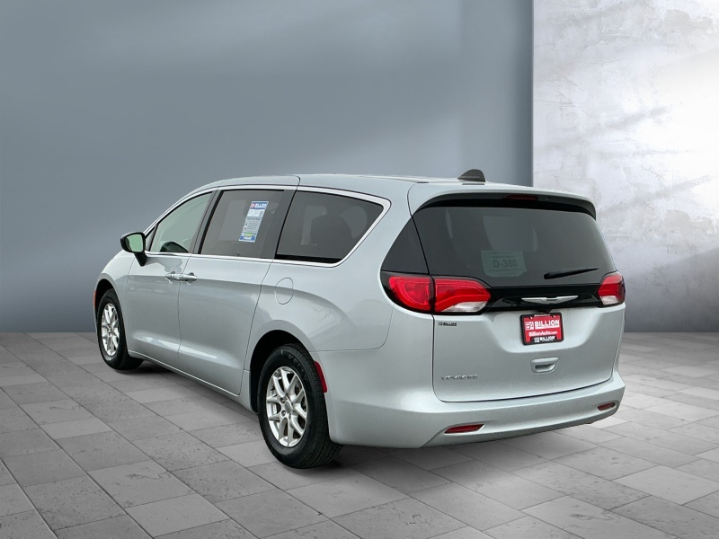 2024 Chrysler Voyager