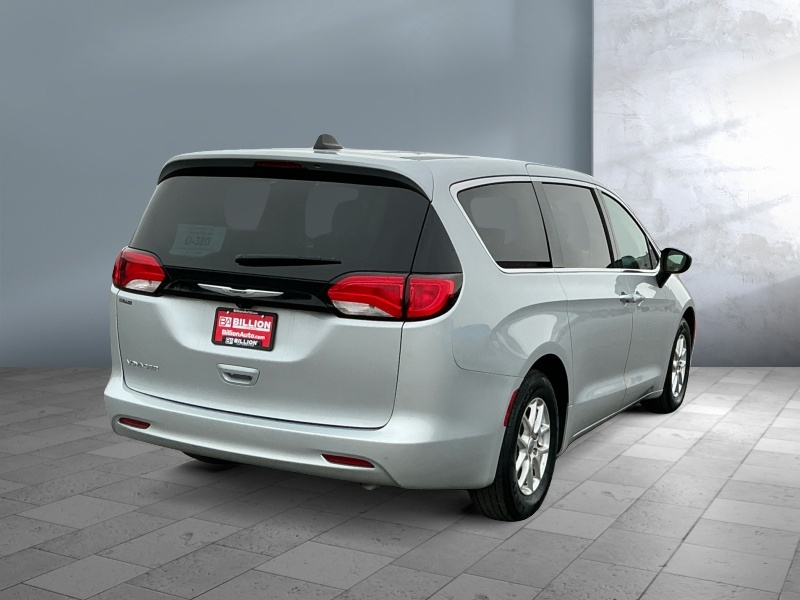2024 Chrysler Voyager