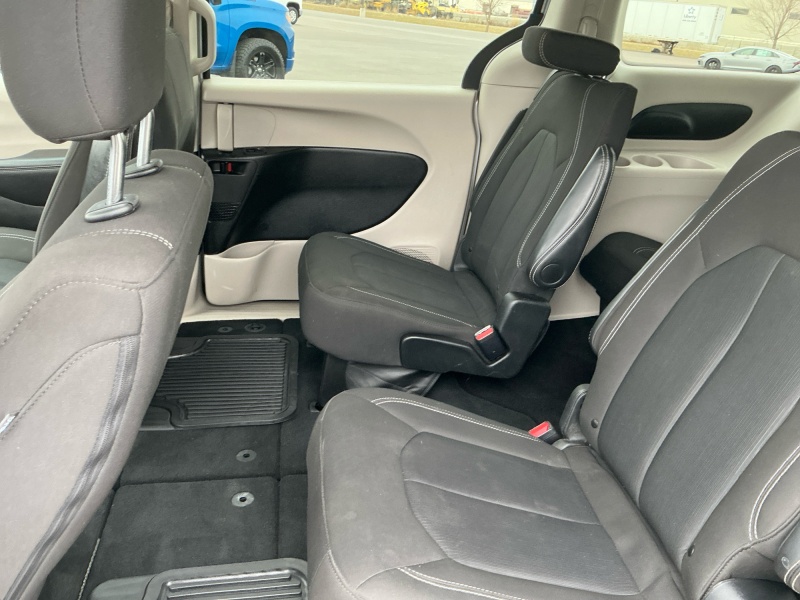 2024 Chrysler Voyager