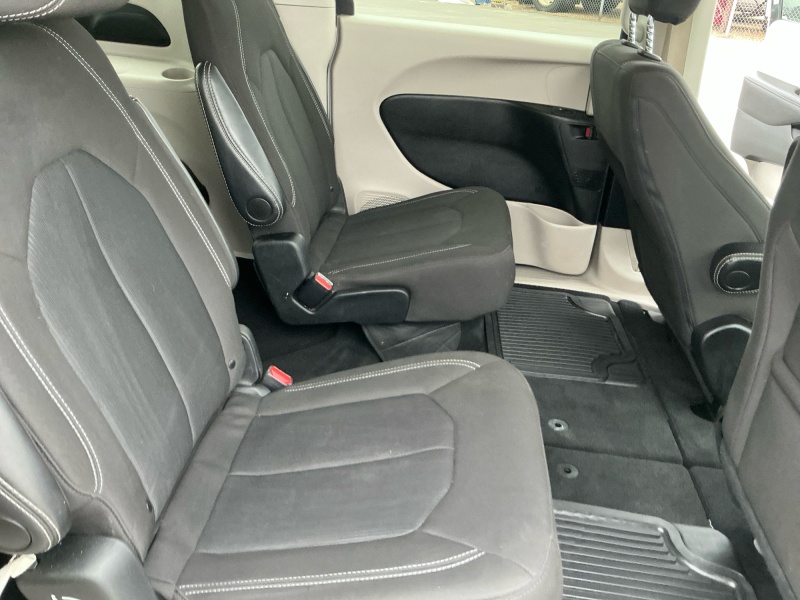 2024 Chrysler Voyager