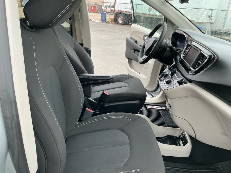 2024 Chrysler Voyager