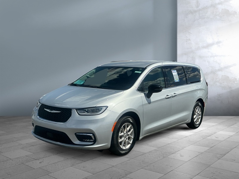 Used 2024 Chrysler Pacifica Touring L Vans