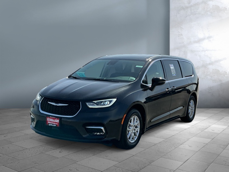 Used 2024 Chrysler Pacifica Touring L Vans