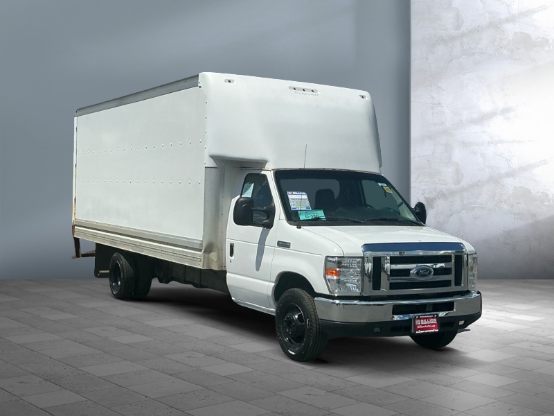 Used 2016 Ford Econoline Commercial Cutaway E-350 Super Duty 176 DRW Trucks