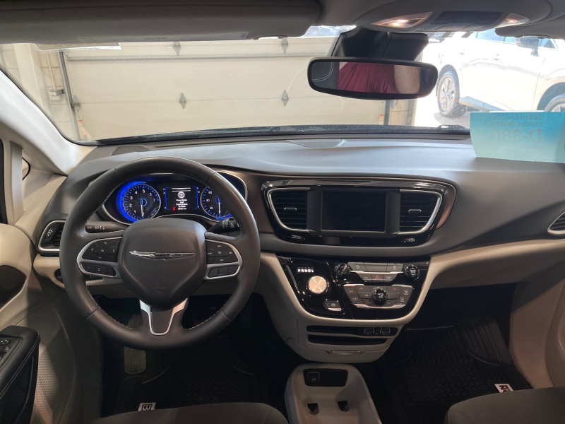 2023 Chrysler Voyager