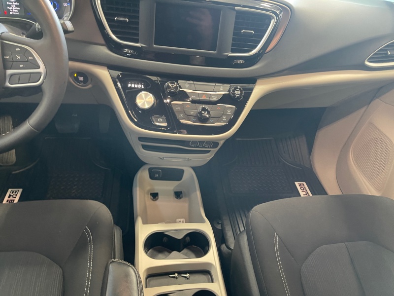 2023 Chrysler Voyager