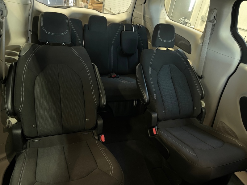 2023 Chrysler Voyager