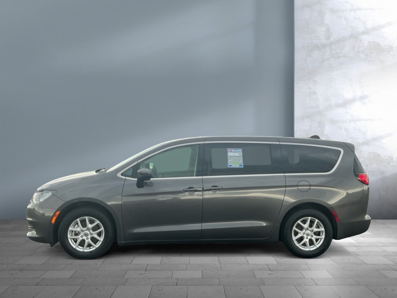 2023 Chrysler Voyager