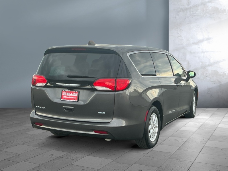 2023 Chrysler Voyager